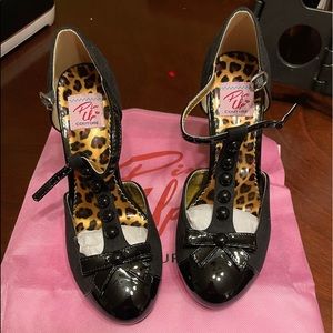 NIB PinUp Couture Smitten black t-strap heels size 9